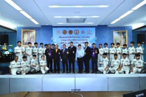 E5B7203D-F92A-40E8-AEF5-566BC087AB21