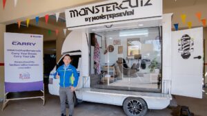 Mr.Wallop with Carry Barber Truck-3