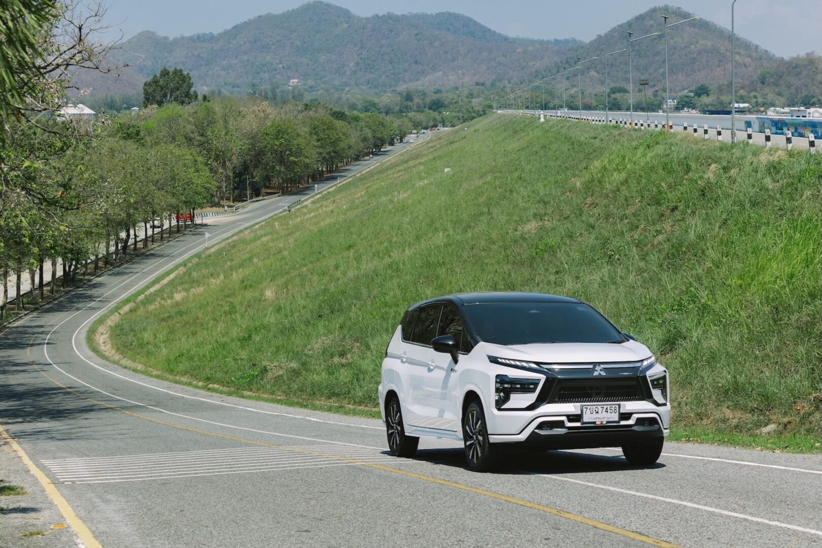 01 NEW MITSUBISHI XPANDER HEV-Main Shot